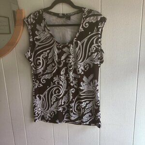 New York & Company Black & White contemporary top in a Swirl Pattern SZ XL